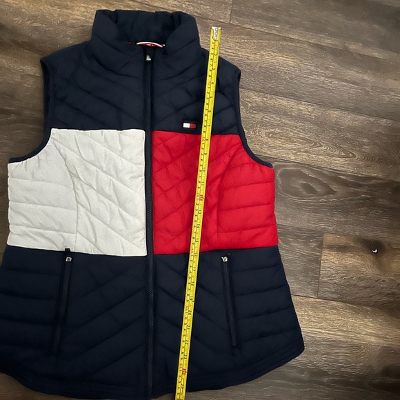 Tommy Hilfiger Puffer Vest - Picture 2 of 5